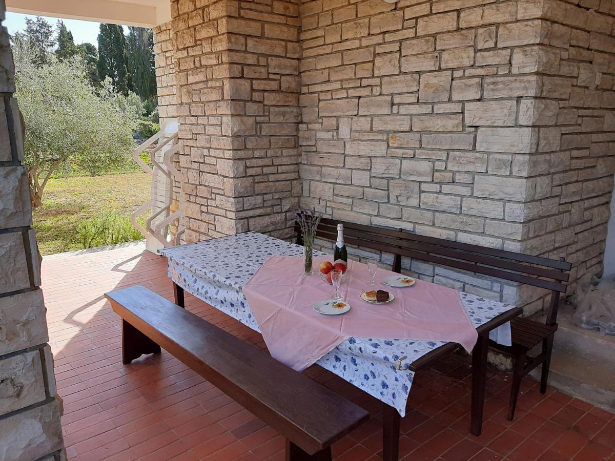 Family House Rebeka Apartment Ugljan Exterior foto