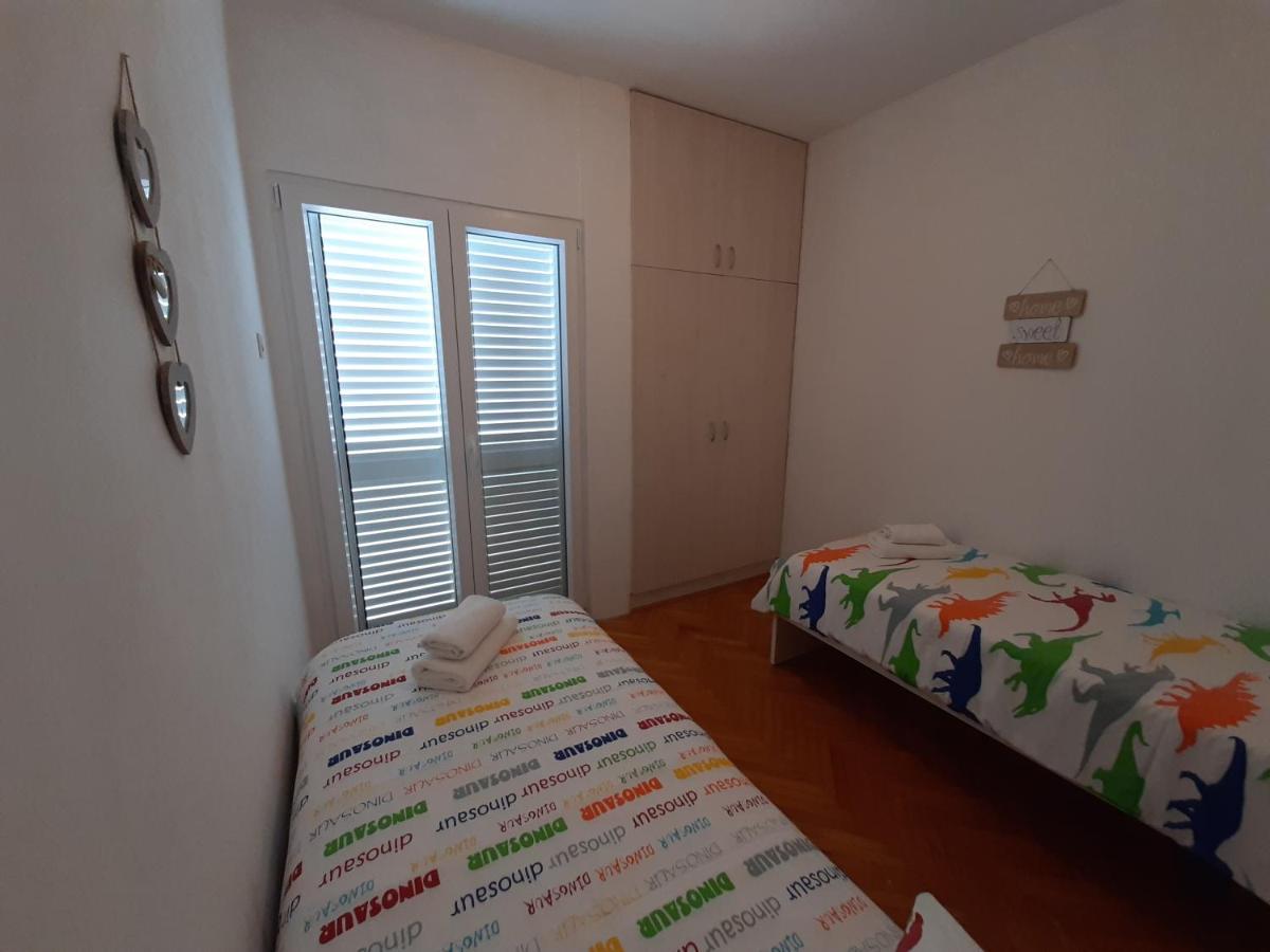 Family House Rebeka Apartment Ugljan Exterior foto